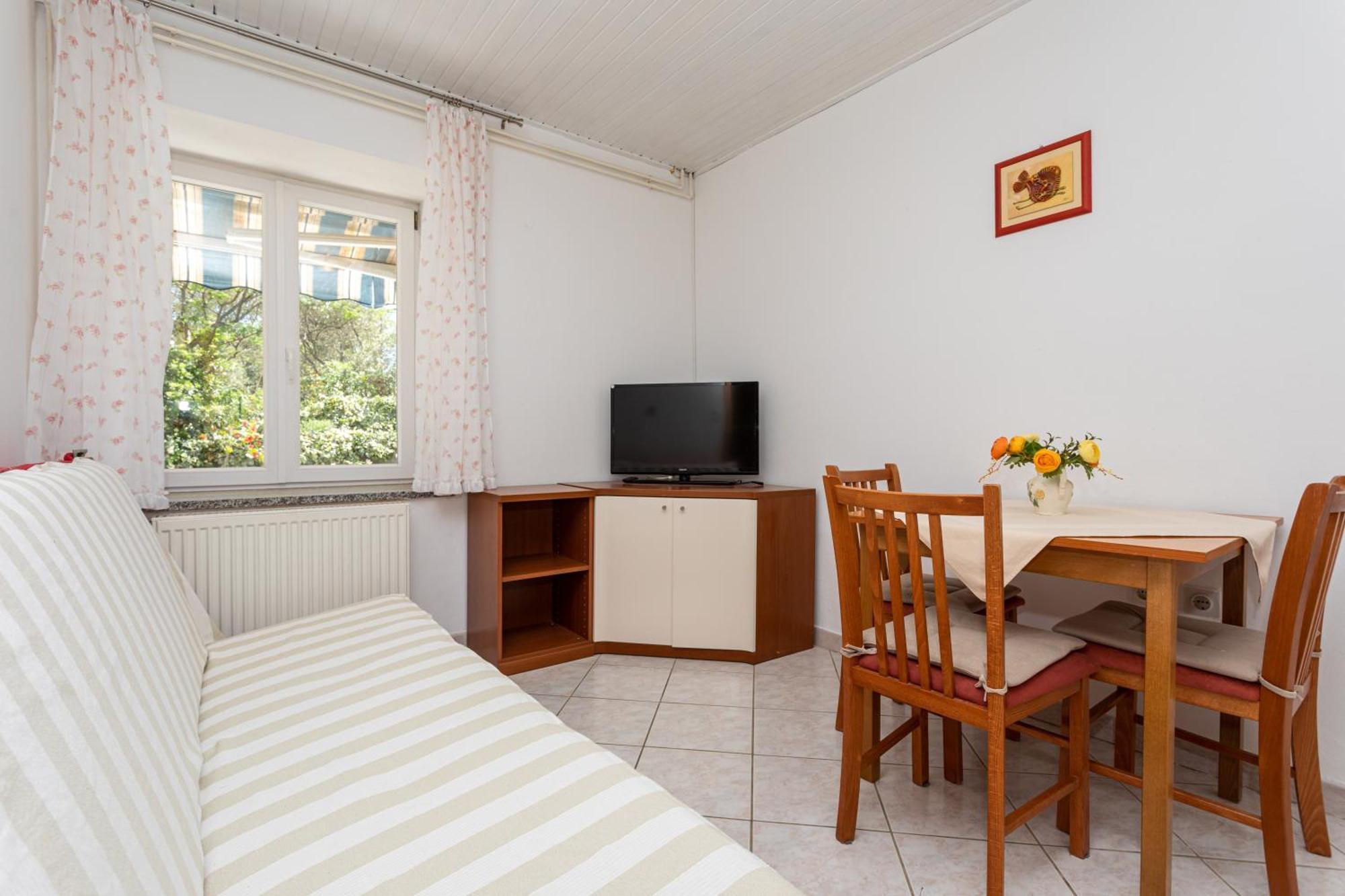 Apartments Villa Ana Krk Town Ruang foto