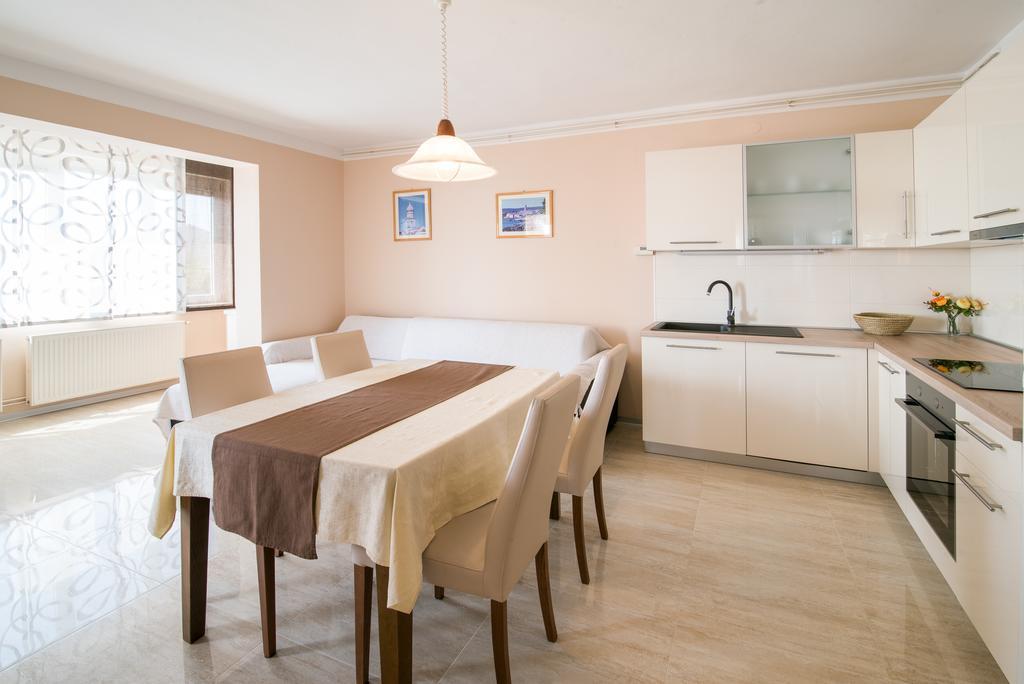 Apartments Villa Ana Krk Town Bagian luar foto
