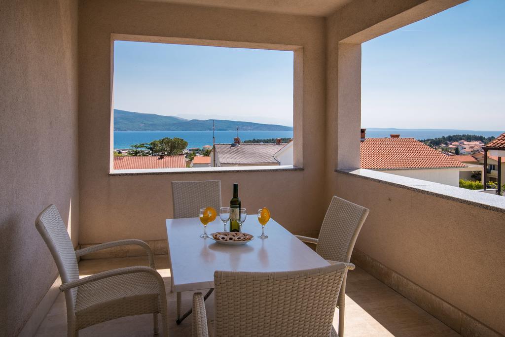 Apartments Villa Ana Krk Town Bagian luar foto