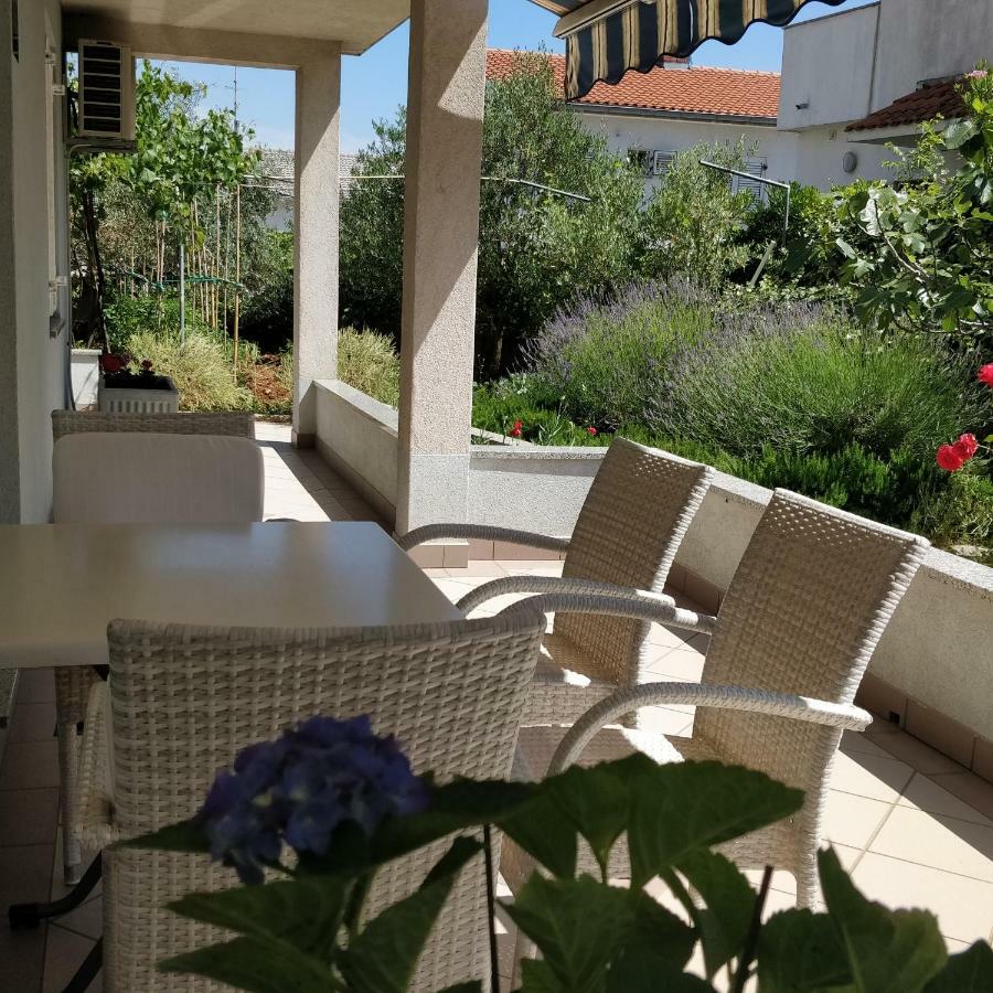 Apartments Villa Ana Krk Town Bagian luar foto