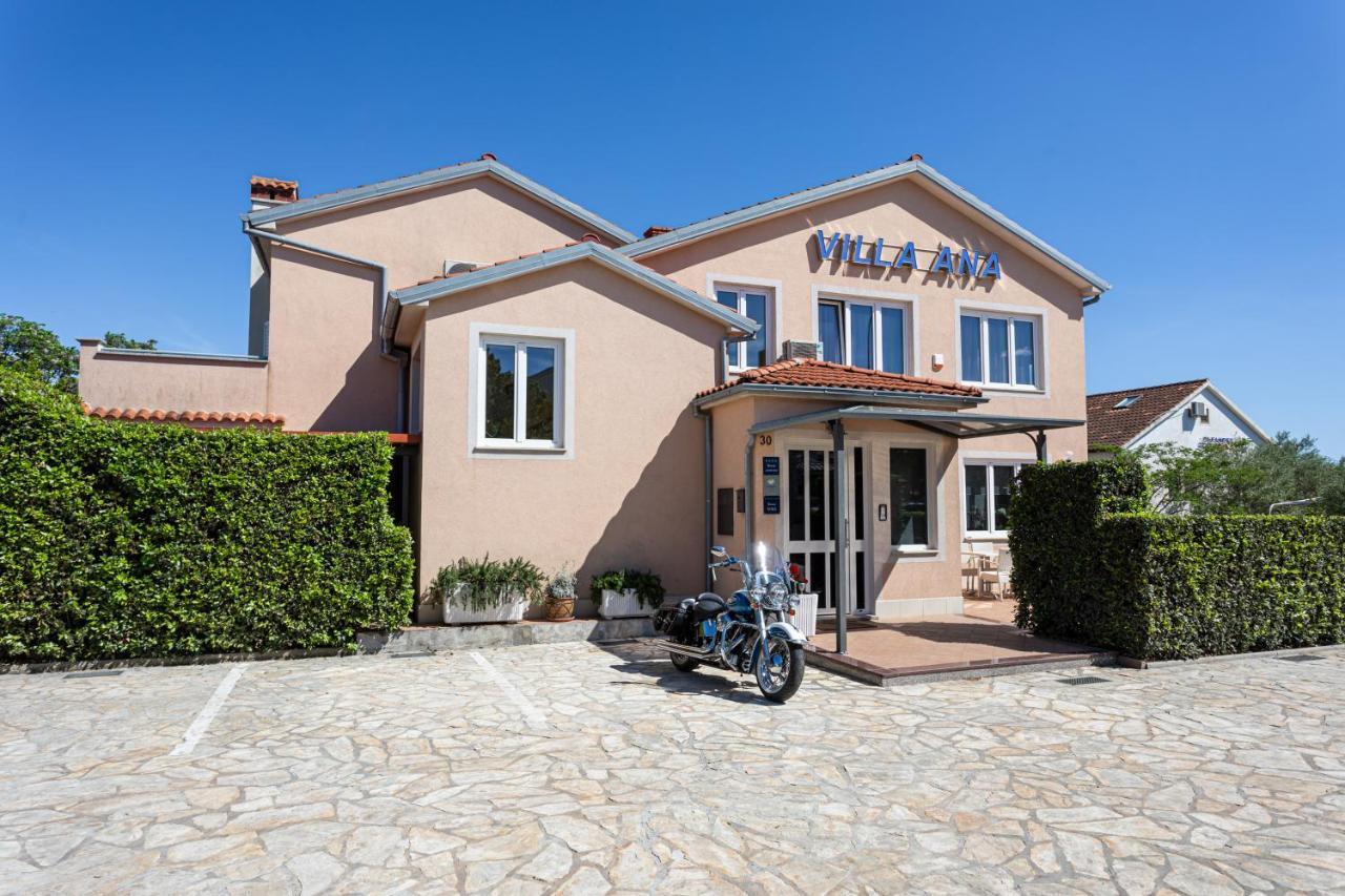 Apartments Villa Ana Krk Town Bagian luar foto