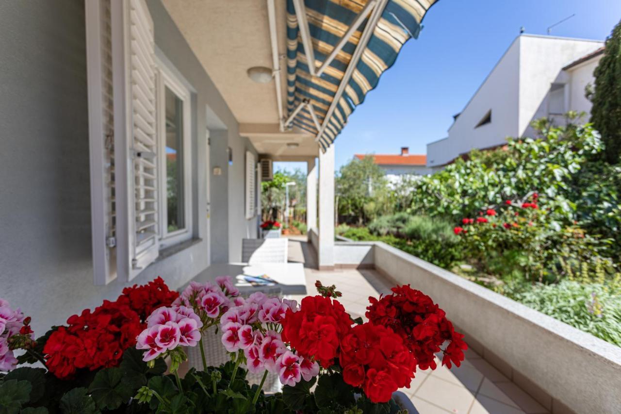 Apartments Villa Ana Krk Town Bagian luar foto